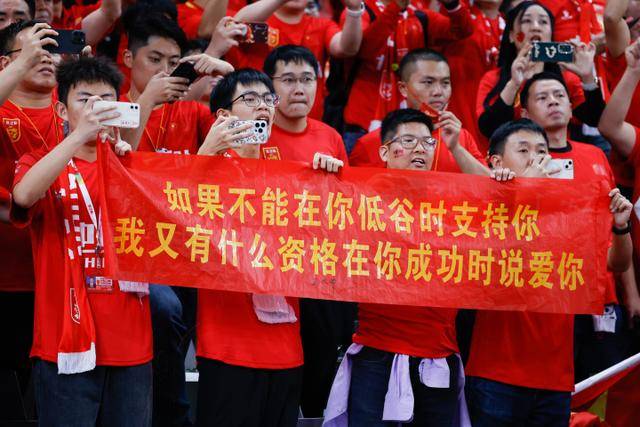 感谢中国粉丝的热情支持，申京期待再相聚